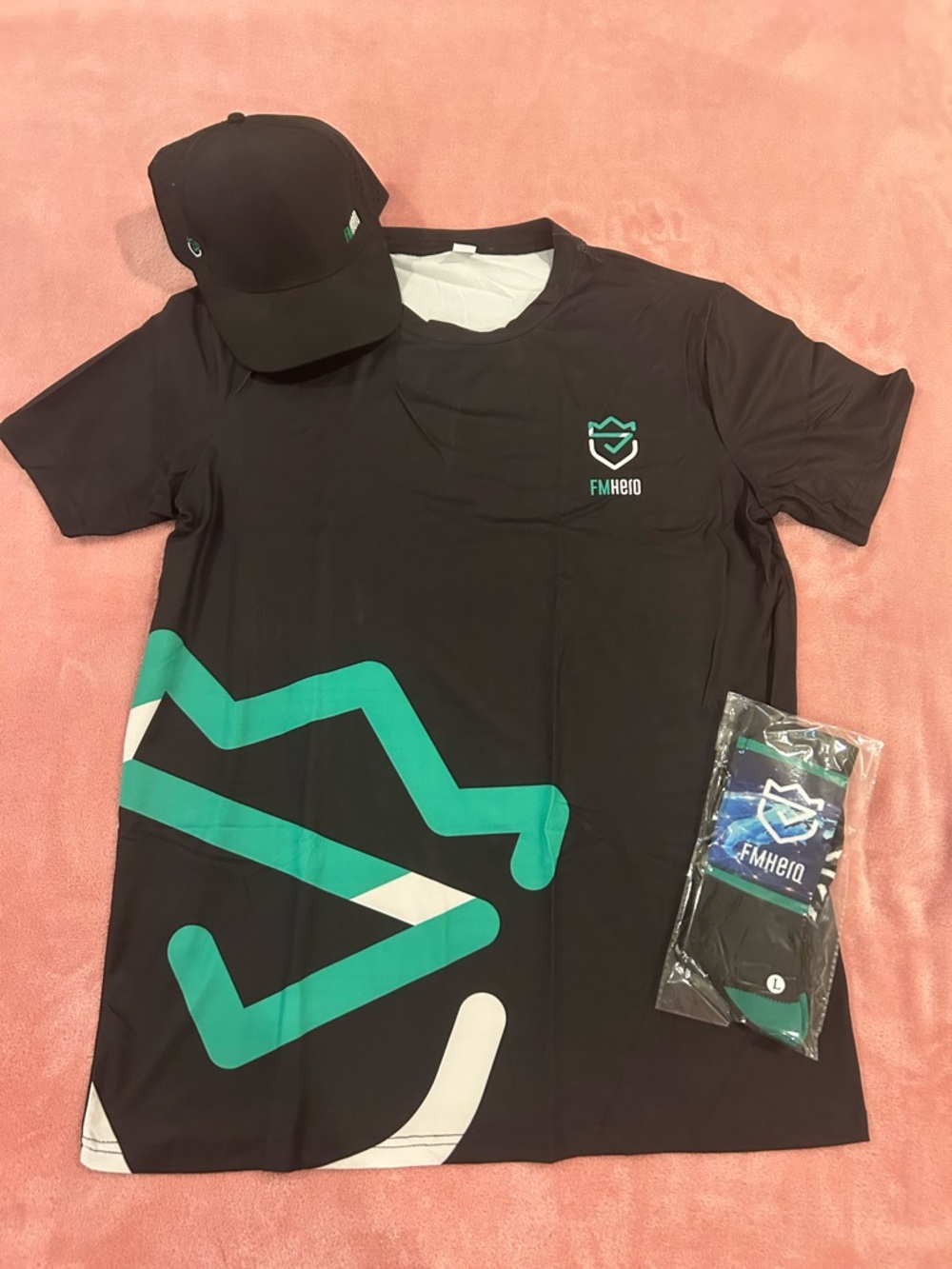 Mens Graphic Tee, Hat and Socks Bundle